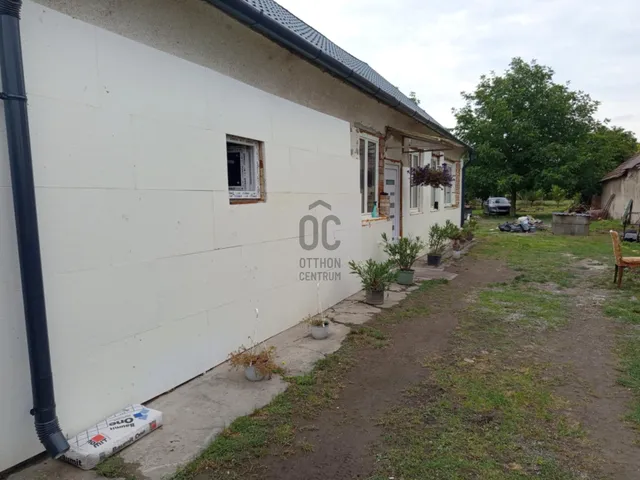 Eladó ház Komárom, Szőny 80 nm