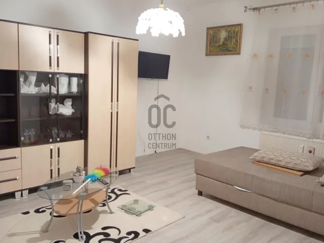 Eladó lakás Oroszlány 35 nm