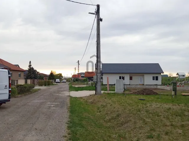 Eladó telek Pátka 369 nm