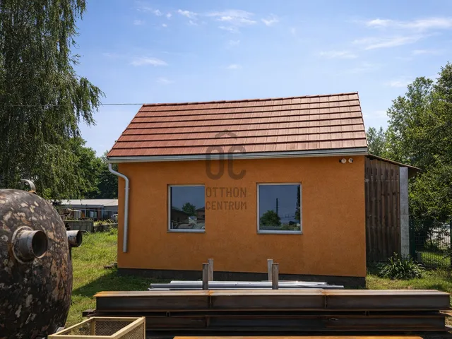 Eladó kereskedelmi és ipari ingatlan Környe 1247 nm