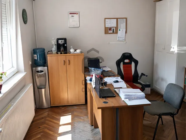 Eladó kereskedelmi és ipari ingatlan Környe 1247 nm