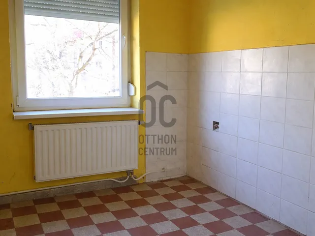 Eladó lakás Oroszlány 53 nm