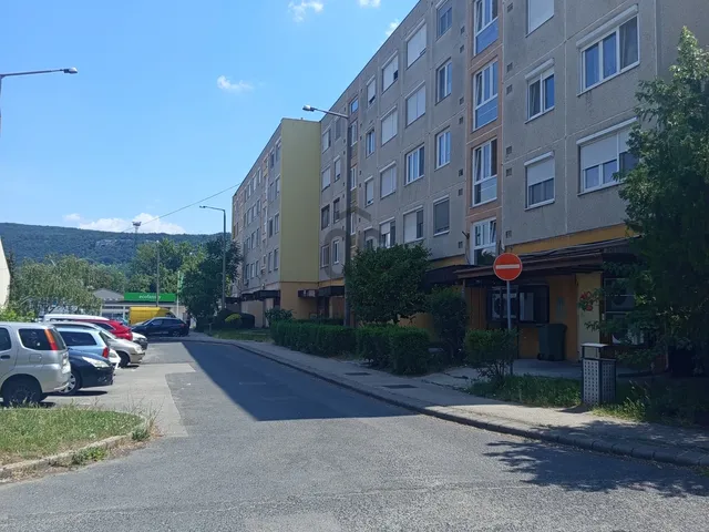 Eladó lakás Tatabánya, Dózsakert 49 nm