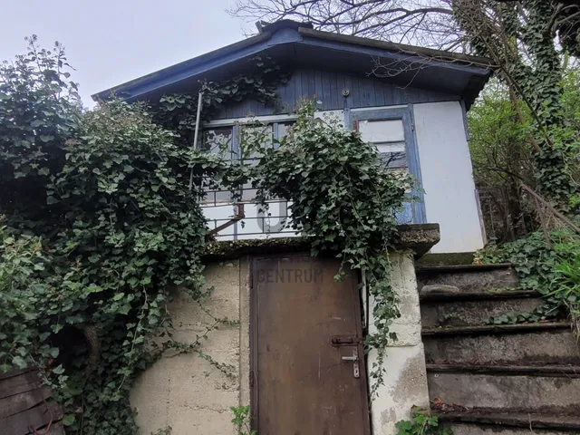 Eladó telek Tatabánya 685 nm