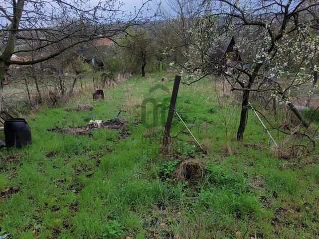 Eladó telek Tatabánya 685 nm