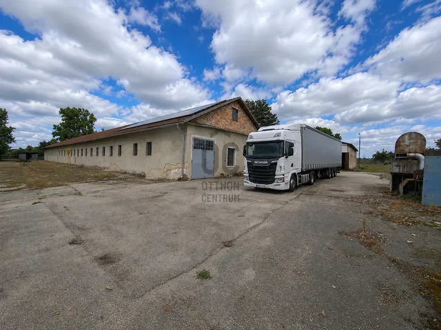Eladó kereskedelmi és ipari ingatlan Ászár 1515 nm