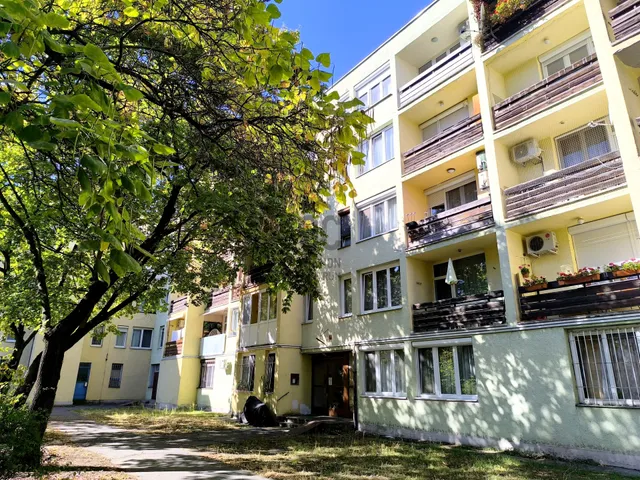Eladó lakás Tatabánya, Dózsakert 52 nm