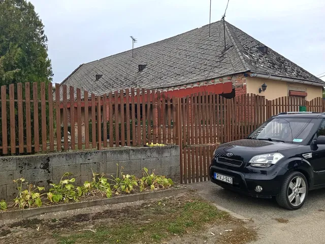 Eladó ház Kocs 57 nm