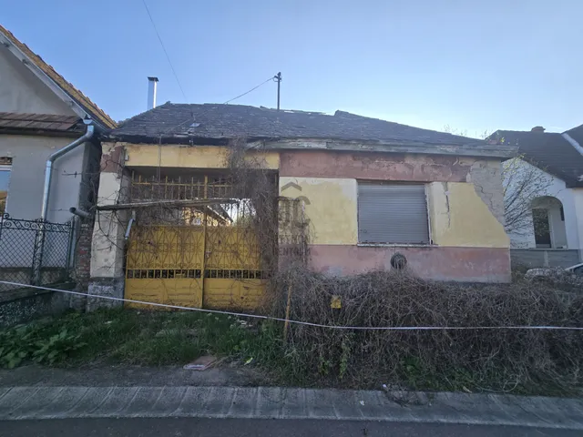 Eladó telek Gyöngyöstarján 537 nm