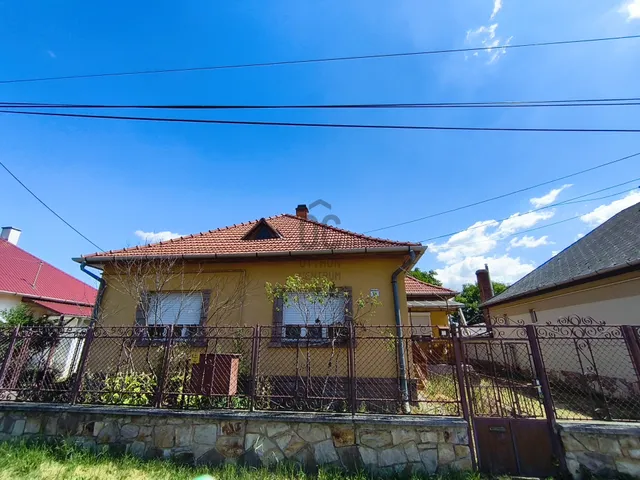 Eladó ház Gyöngyössolymos 75 nm