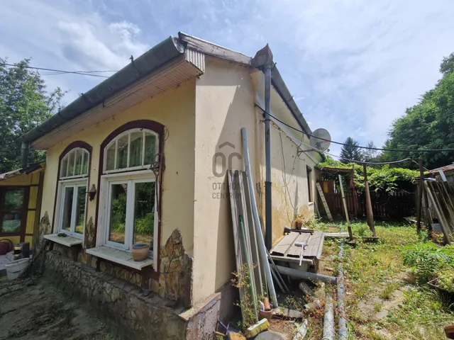 Eladó ház Gyöngyösoroszi 80 nm