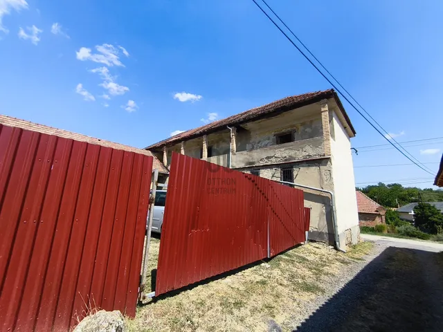 Eladó kereskedelmi és ipari ingatlan Domoszló 310 nm
