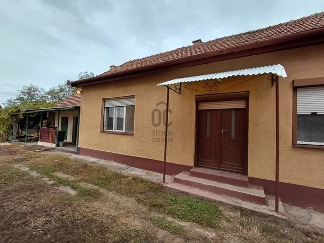 Eladó ház Kápolna 79 nm