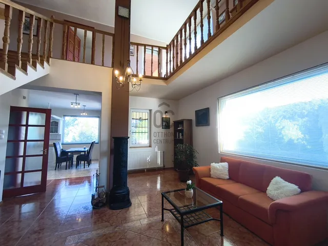 Eladó ház Pálosvörösmart 173 nm