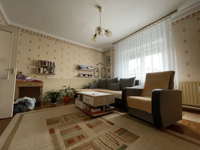 Eladó ház Jászapáti 74 nm