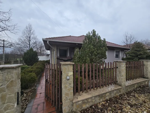 Eladó ház Detk 170 nm