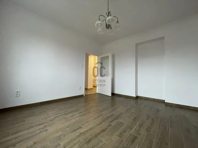 Eladó lakás Gyöngyös, Nyolcvanas lakótelep 31 nm