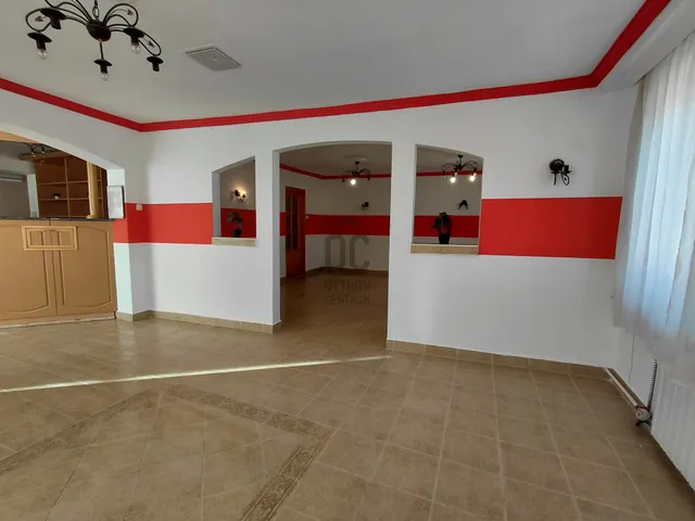 Eladó kereskedelmi és ipari ingatlan Gyöngyös, Belváros 242 nm