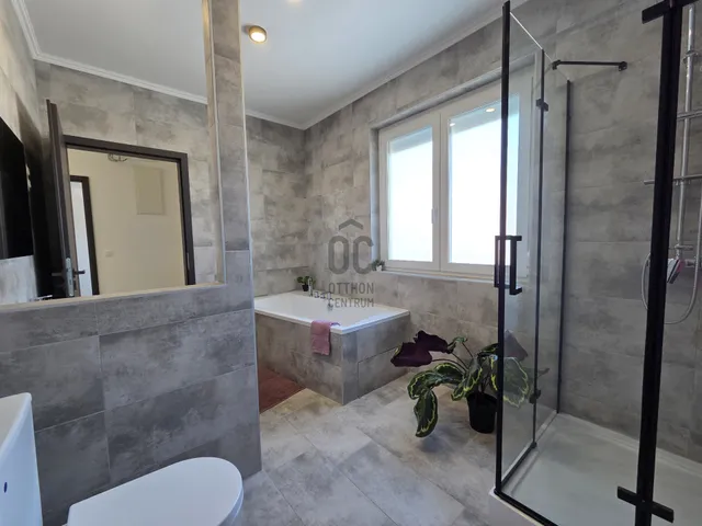 Kiadó ház Pálosvörösmart 95 nm