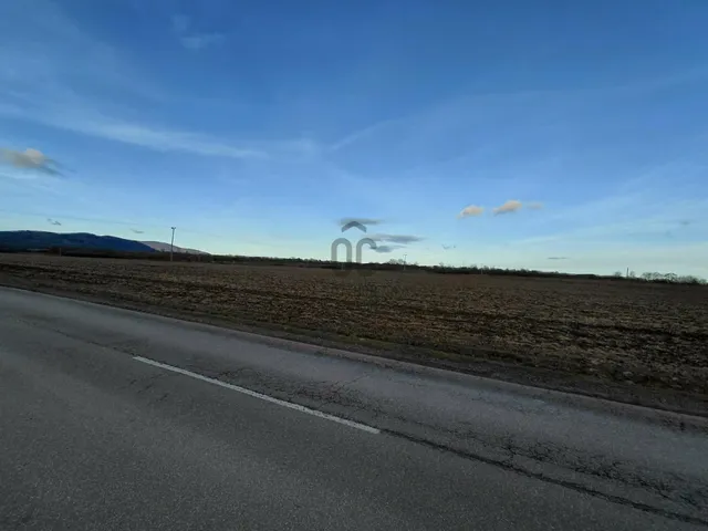 Eladó telek Gyöngyös, Déli iparterület 42333 nm