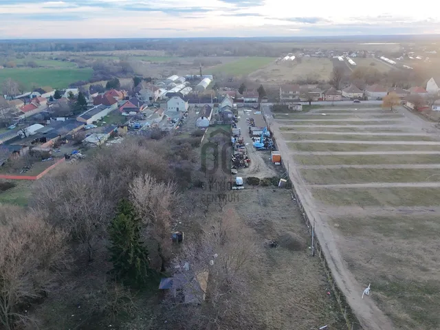 Eladó telek Hatvan 70 nm