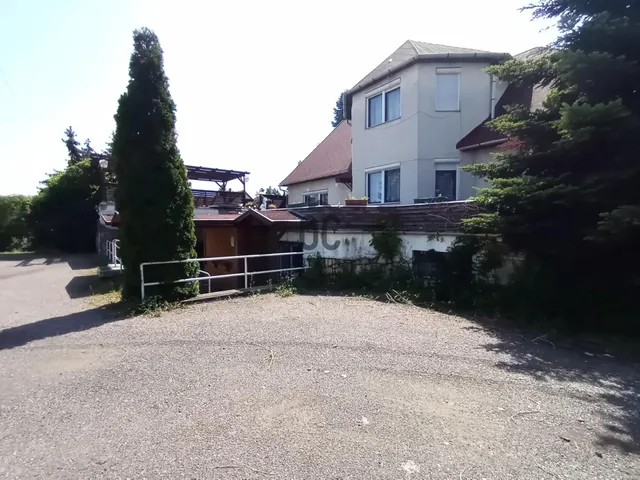 Eladó kereskedelmi és ipari ingatlan Gyöngyöshalász 375 nm