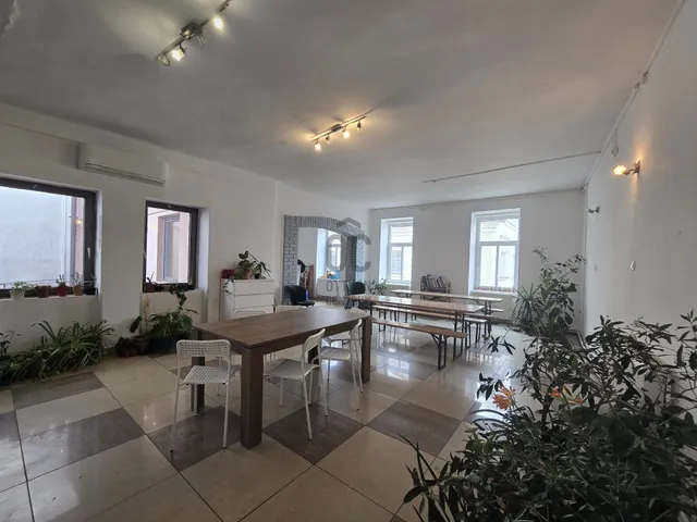 Eladó kereskedelmi és ipari ingatlan Gyöngyös, Belváros 185 nm