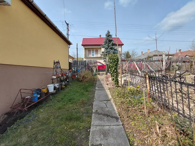 Eladó telek Abasár 571 nm