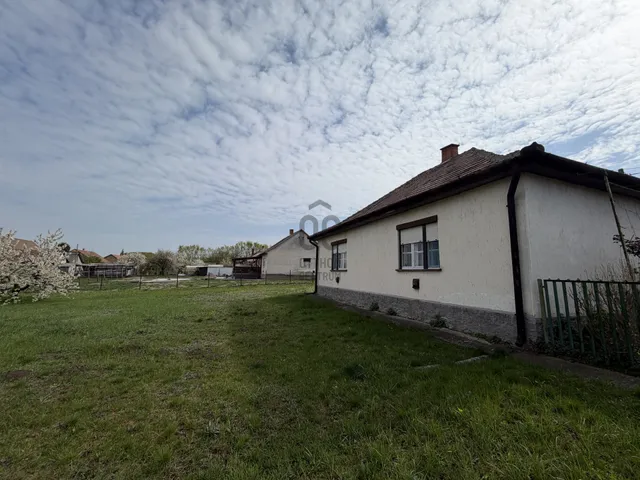 Eladó ház Rózsaszentmárton 81 nm