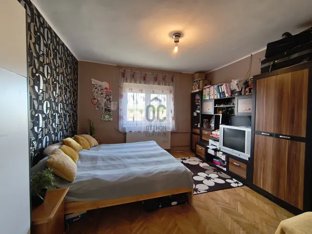 Eladó ház Gyöngyösoroszi 100 nm