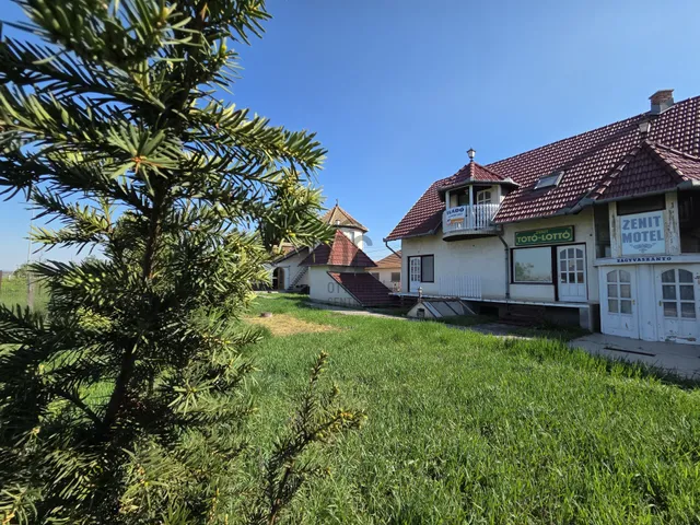 Eladó kereskedelmi és ipari ingatlan Zagyvaszántó 360 nm