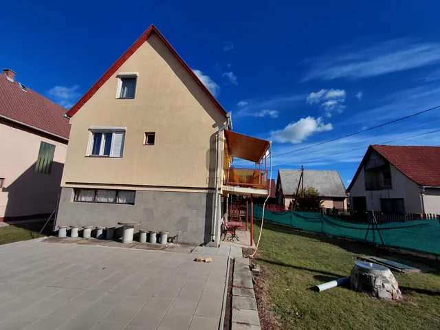 Eladó nyaraló Jászárokszállás 361 nm