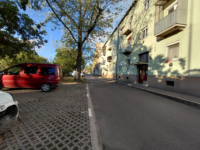 Eladó lakás Gyöngyös, Nyolcvanas lakótelep