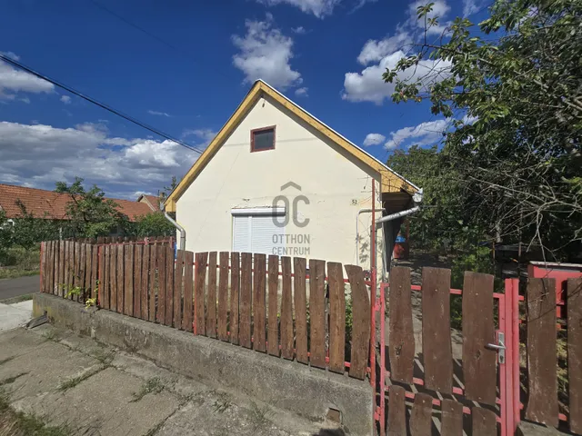 Eladó ház Jászárokszállás 591 nm