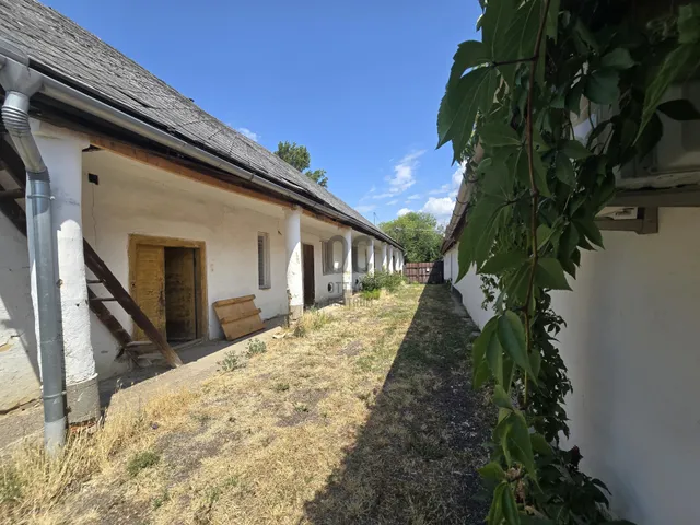 Eladó ház Gyöngyösoroszi 87 nm