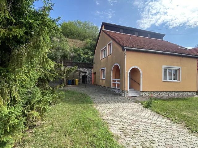 Eladó ház Miskolc, Pereces 138 nm