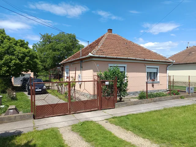 Eladó ház Emőd 77 nm