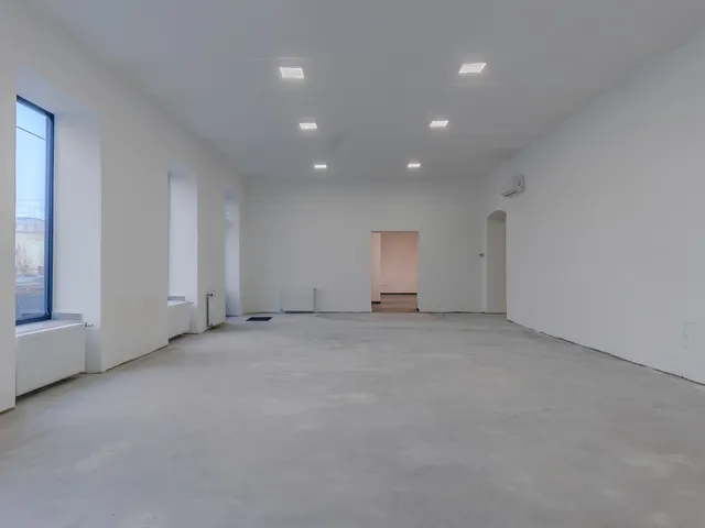 Eladó kereskedelmi és ipari ingatlan Miskolc 236 nm