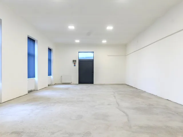 Eladó kereskedelmi és ipari ingatlan Miskolc, Selyemrét 236 nm