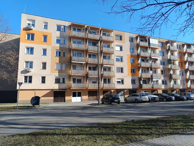 Kiadó lakás Tiszaújváros 37 nm