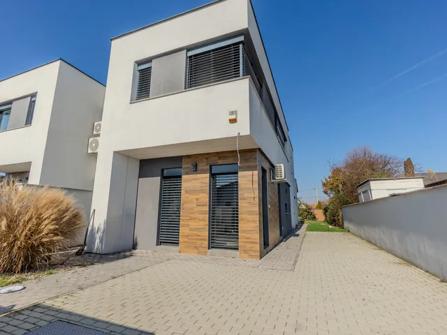 Eladó ház Miskolc, Martinkertváros 150 nm