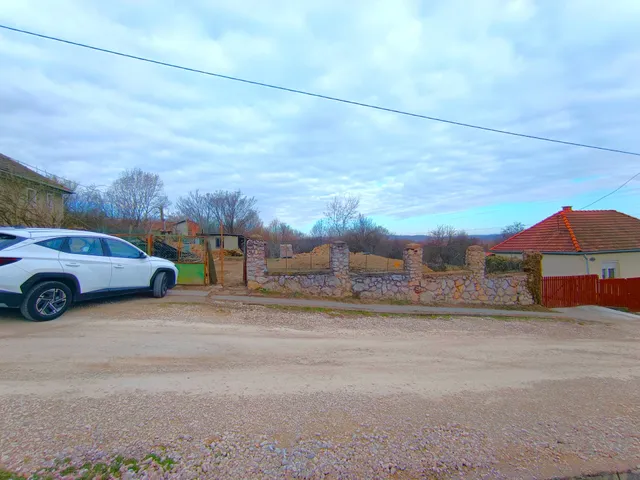 Eladó telek Miskolc, Vargahegy 800 nm