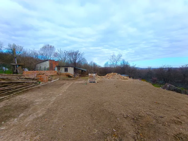 Eladó telek Miskolc, Vargahegy 800 nm