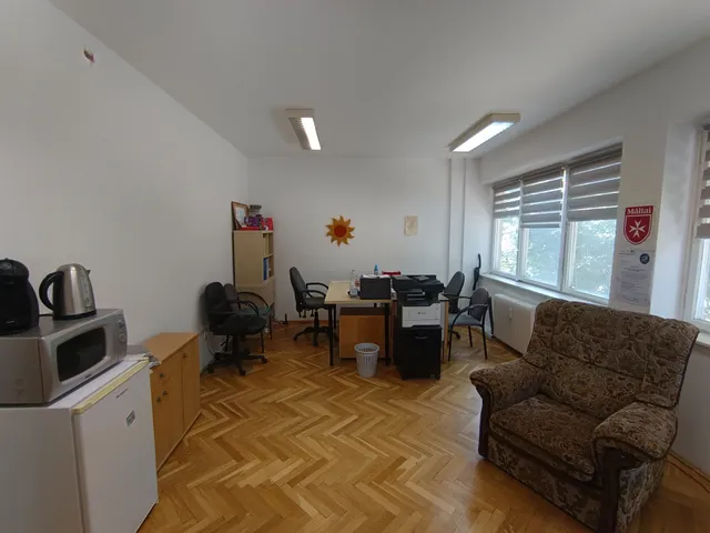 Kiadó kereskedelmi és ipari ingatlan Miskolc, Belváros 22 nm