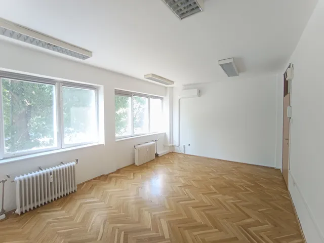 Kiadó kereskedelmi és ipari ingatlan Miskolc, Belváros 22 nm