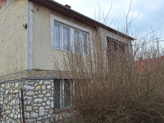 Eladó lakás Radostyán 107 nm