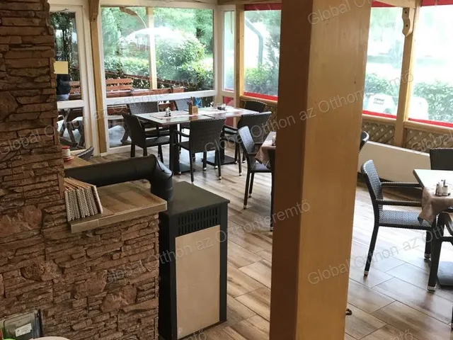 Eladó kereskedelmi és ipari ingatlan Dunasziget 162 nm