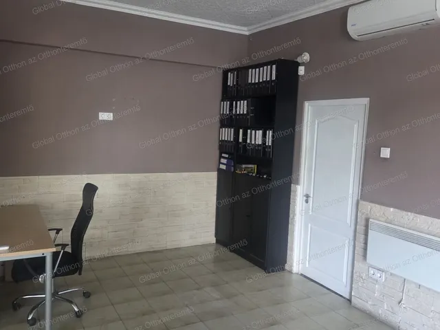 Kiadó kereskedelmi és ipari ingatlan Tatabánya, Újváros 49 nm