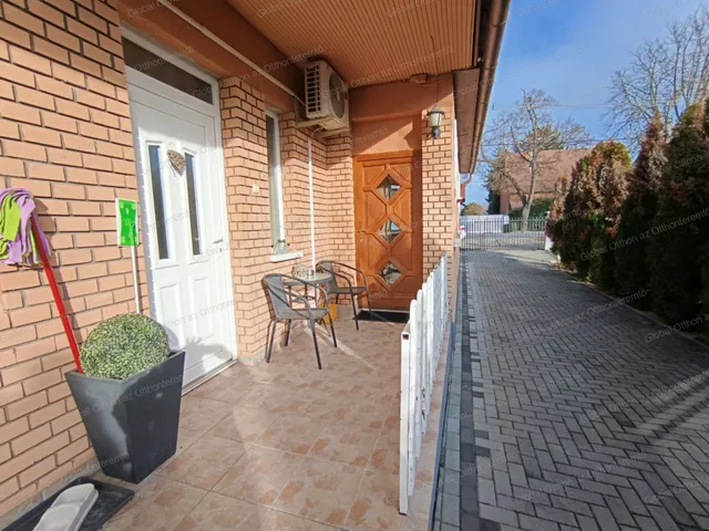 Eladó ház Mosonmagyaróvár, Károlyliget 96 nm