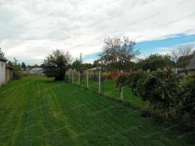 Eladó telek Dunasziget 6652 nm